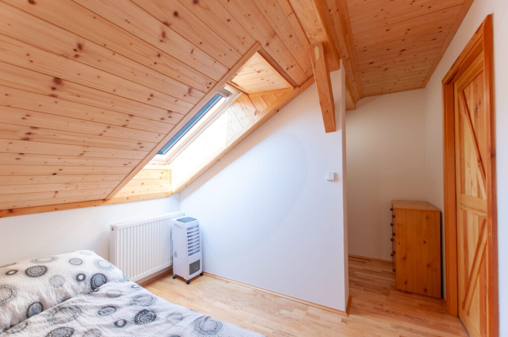 Úložný prostor a vybavení ložnice apartmánu